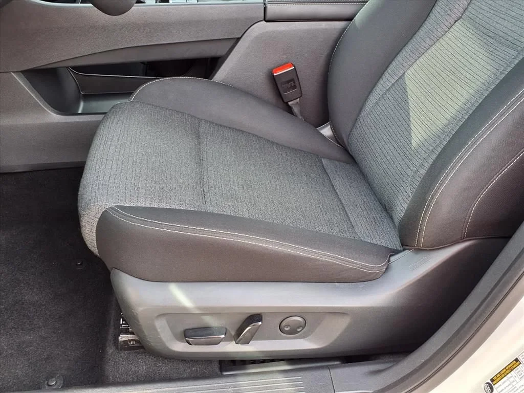 Used 2022 Silver Nissan SV Intelligent AWD image 4