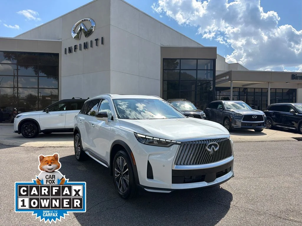 Certified Used 2026 Radiant White INFINITI LUXE image 1
