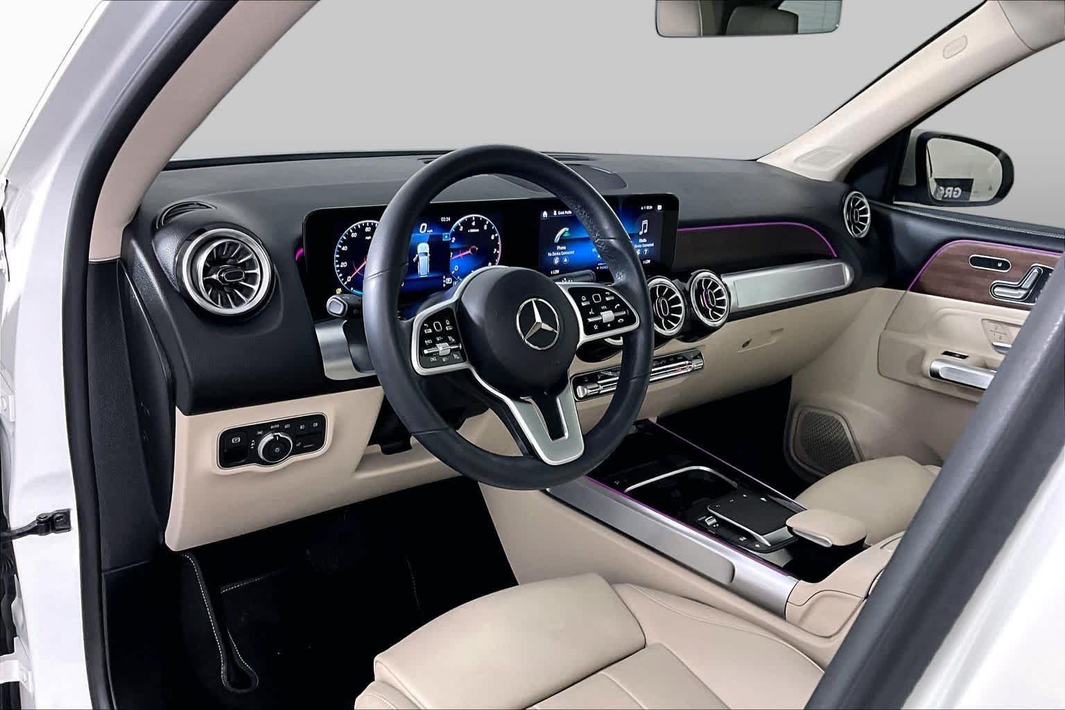 Used 2022 Polar White Mercedes-Benz GLB 250 image 16