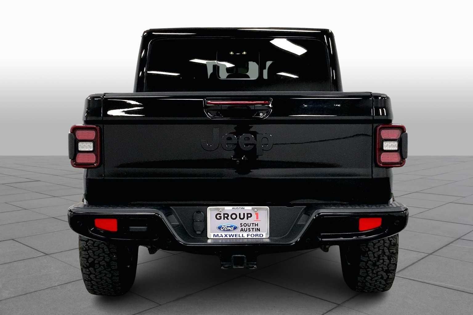 Used 2022 Black Clearcoat Jeep High Altitude image 6