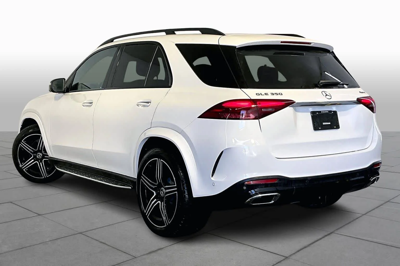 New 2026 Polar White Mercedes-Benz GLE 350 image 3