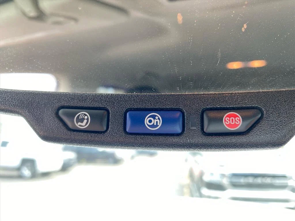 Used 2019 Summit White GMC 4WD SLE image 16