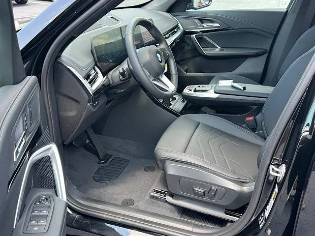 New 2026 Black Sapphire Metallic BMW xDrive28i image 4
