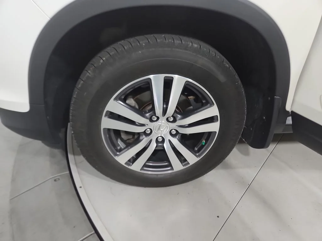 Used 2017 White Honda EX-L image 26