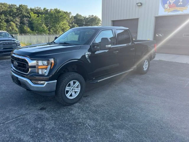 Used 2023 Black Metallic Ford XLT image 6