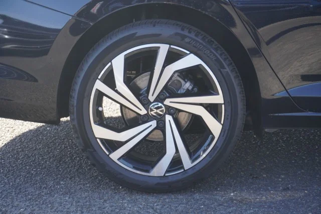New 2026 Deep Black Pearl Volkswagen SEL image 6