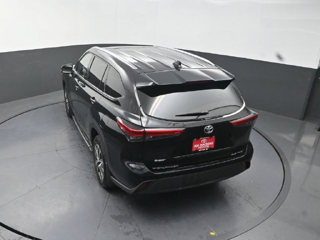 Used 2021 Black Toyota XLE image 28