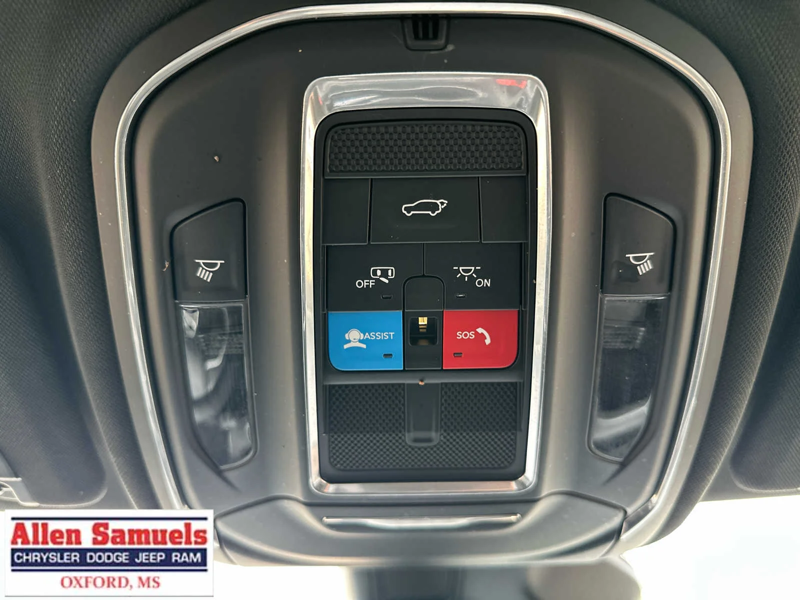 Used 2025 Bright White Clearcoat Jeep Altitude image 31