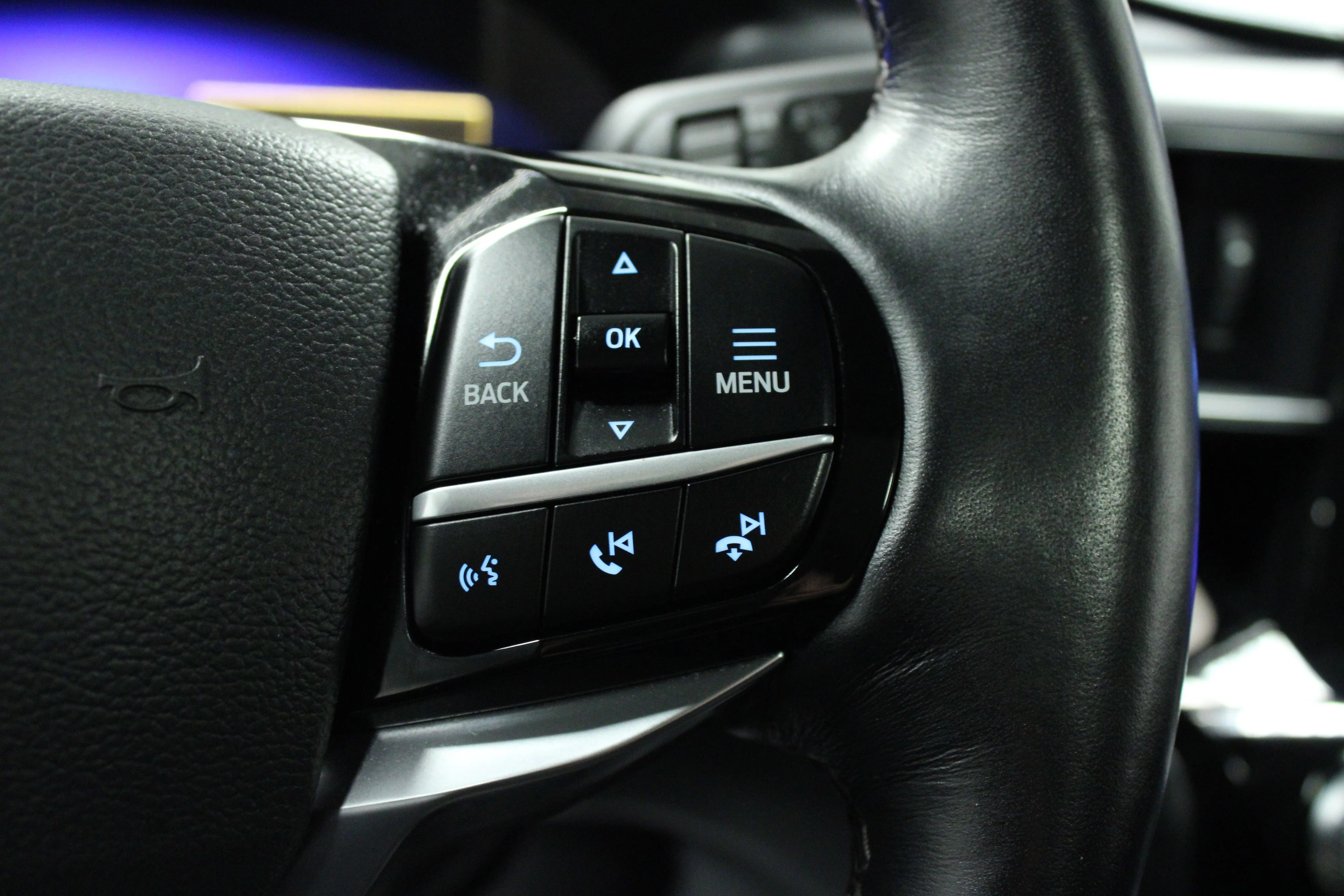 Used 2022 Blue Metallic Ford Platinum image 22