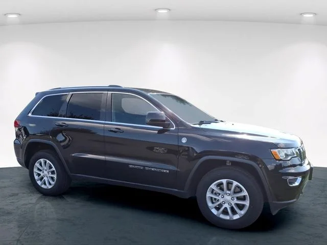 Used 2021 Black Jeep Laredo E image 10