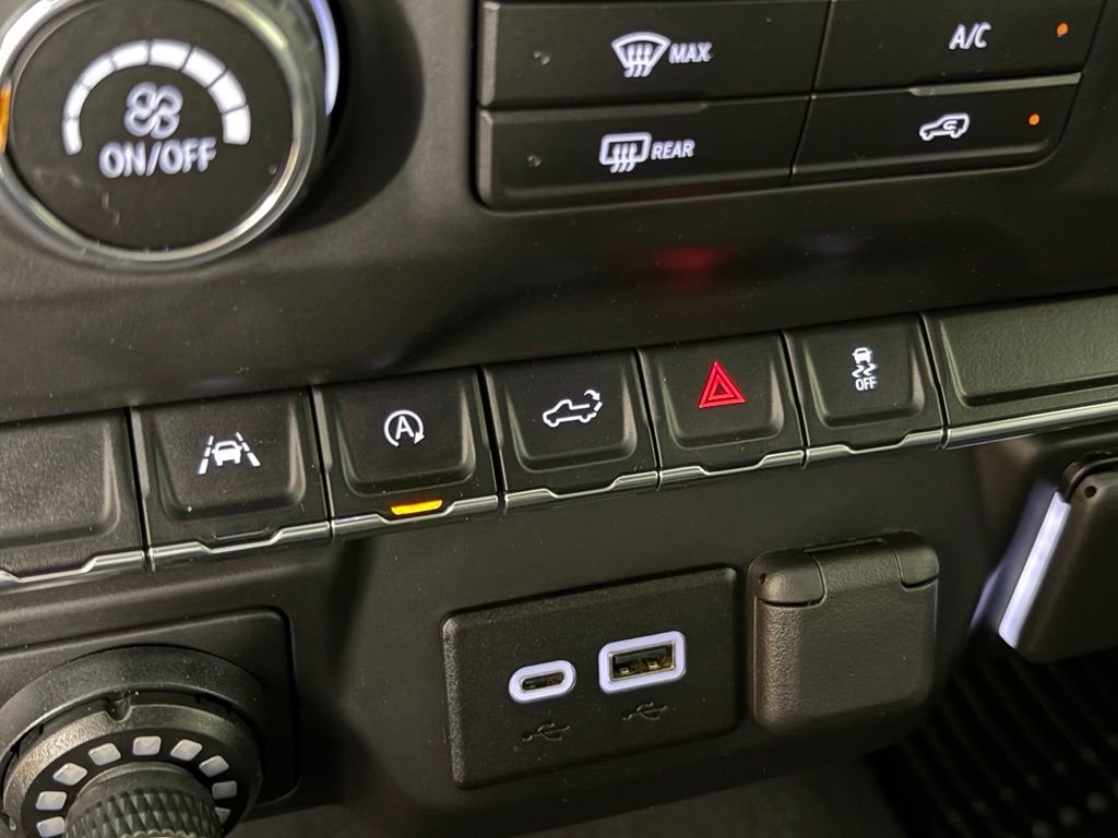 Used 2023 White Chevrolet Custom image 32