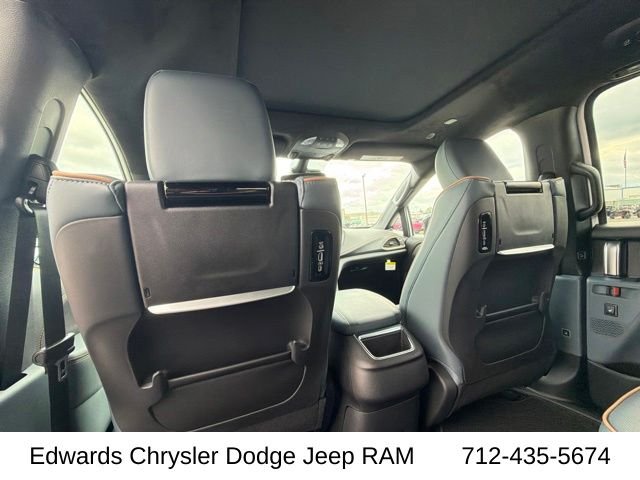 New 2027 Bright White Clear-Coat Exterior Paint Chrysler Pinnacle image 28