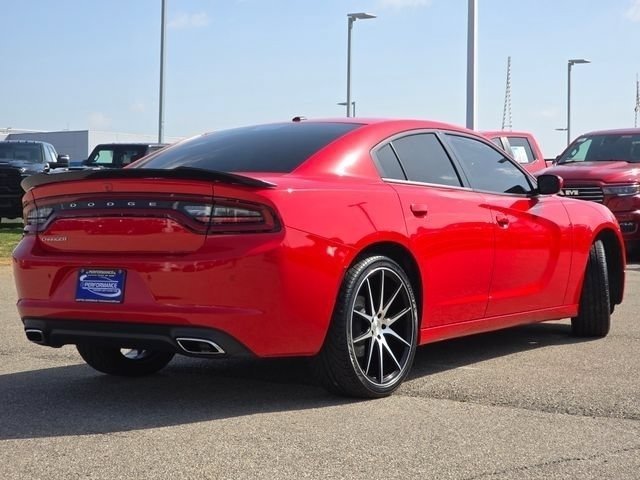 Used 2022 Torred Clearcoat Dodge SXT image 21