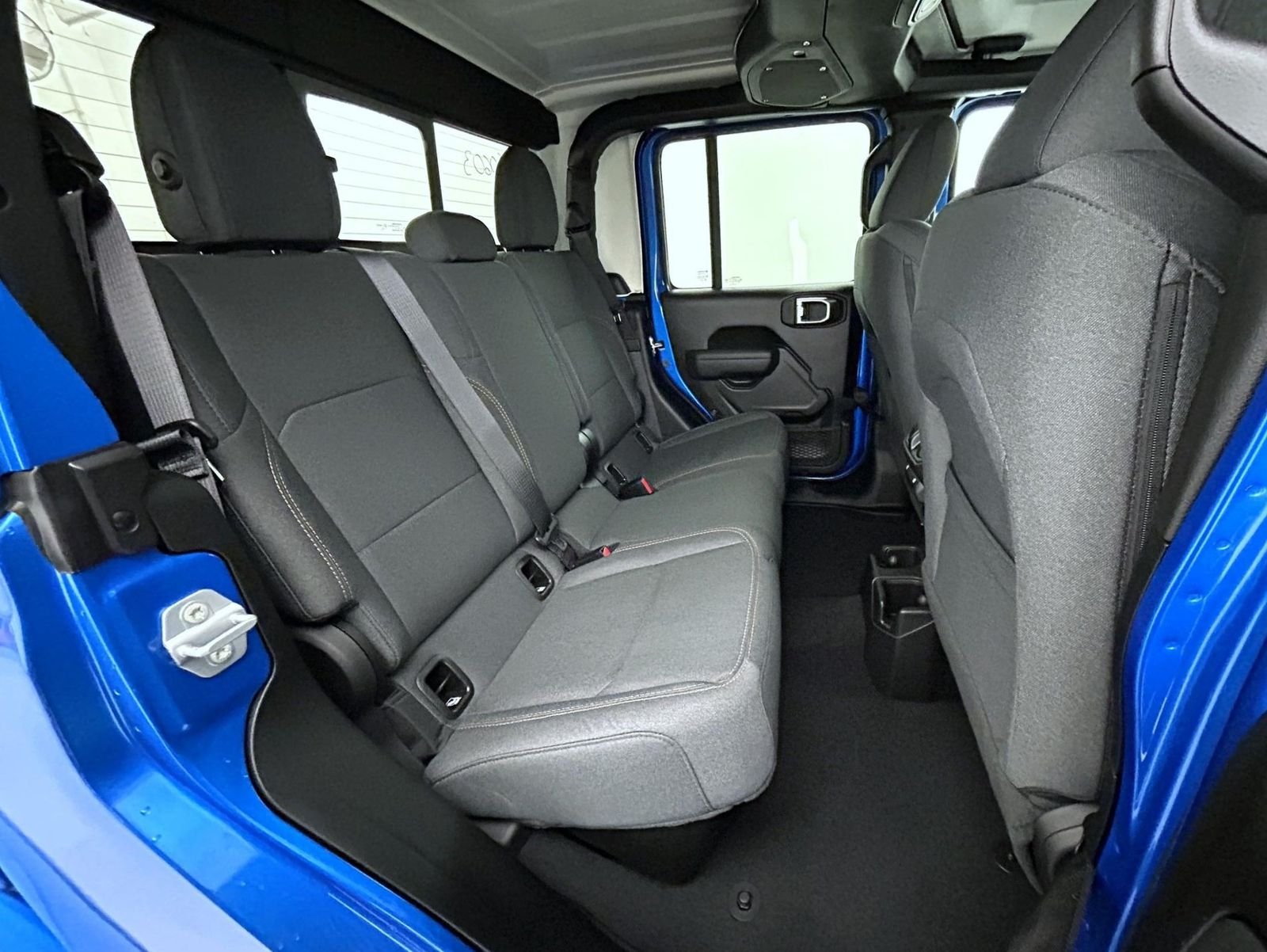 New 2026 Hydro Blue Pearl-Coat Exterior Paint Jeep Sport S image 18