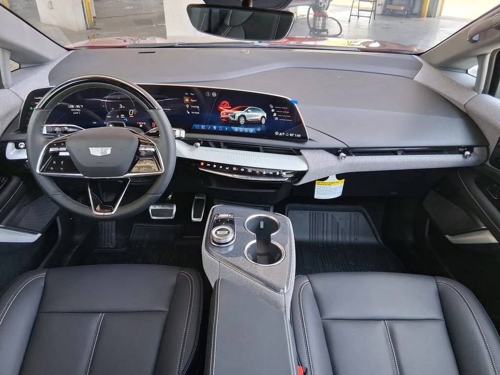 2026 Cadillac OPTIQ Sport - Photo 9