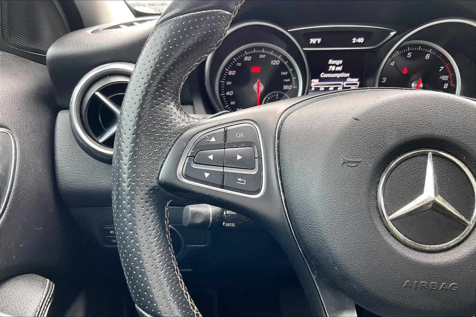 Used 2018 Polar Silver Metallic Mercedes-Benz GLA 250 image 22