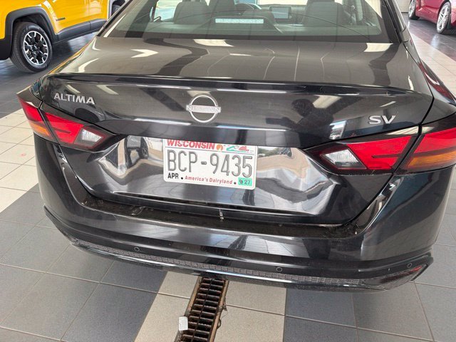 Used 2024 Super Black Clearcoat Nissan 2.5 SV image 7