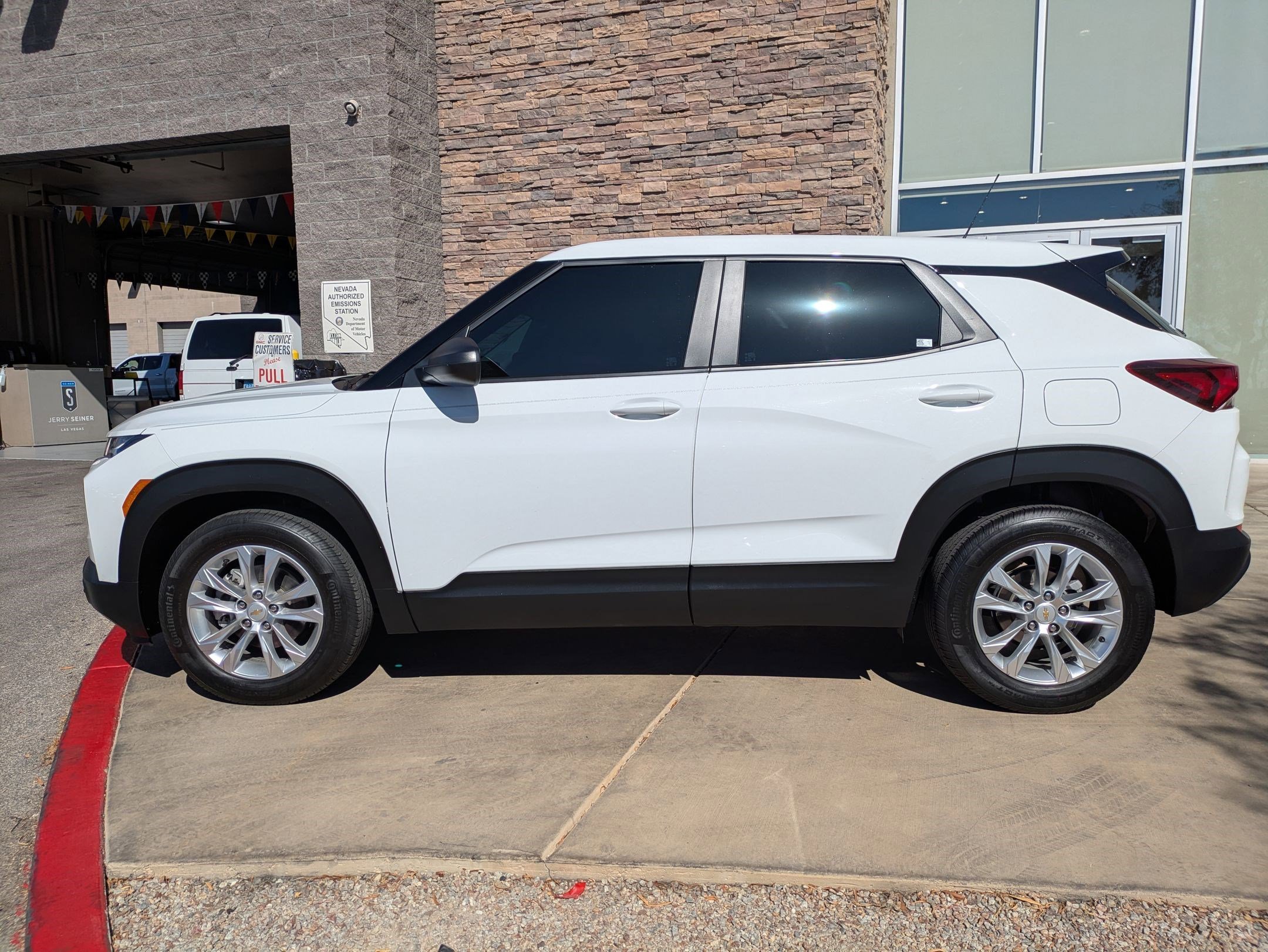 Used 2021 Summit White Chevrolet LS image 3