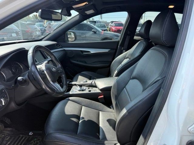 Used 2021 Majestic White INFINITI LUXE image 13