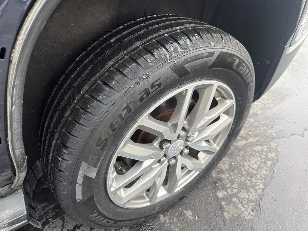 Used 2018 Blue GMC SLE-2 image 36