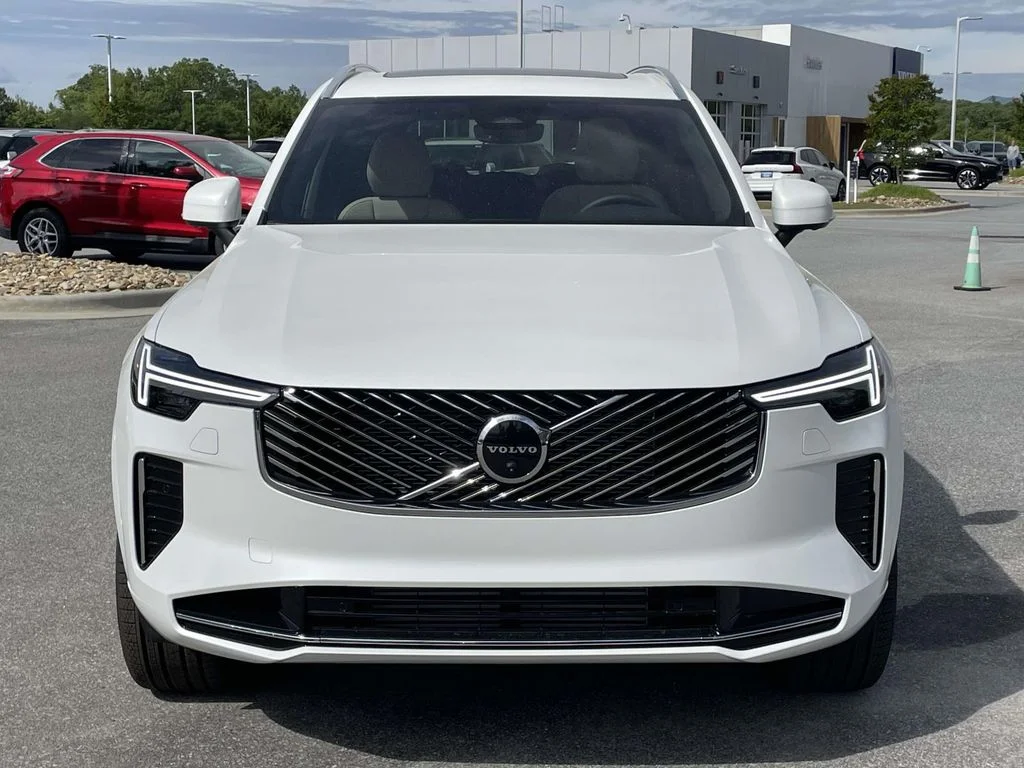 New 2026 Crystal White Volvo Plus image 23