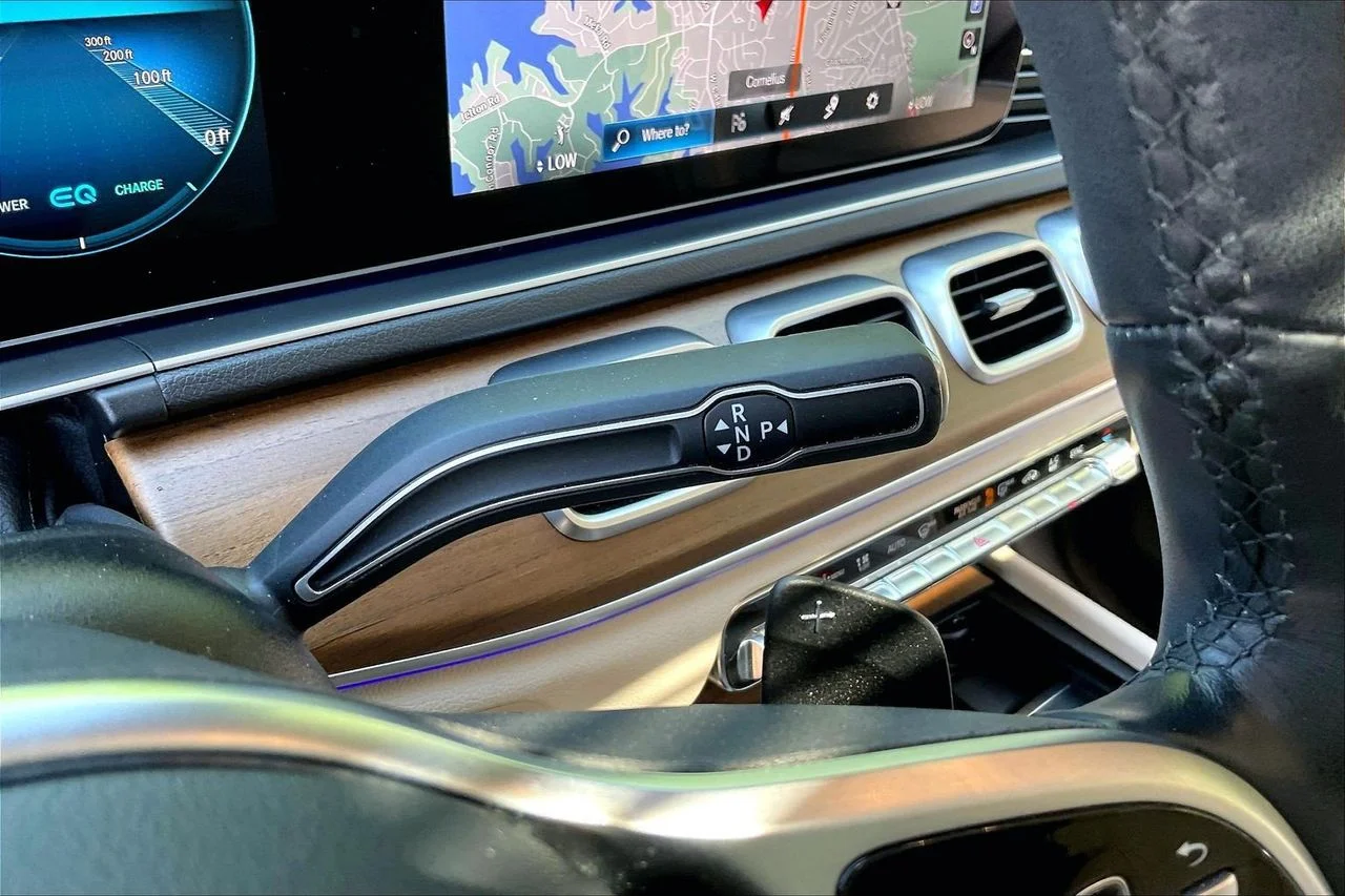Certified Used 2023  Mercedes-Benz GLE 450 image 33
