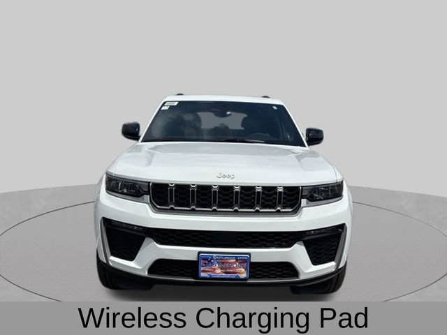 New 2026 Bright White Clear-Coat Exterior Paint Jeep Laredo image 10