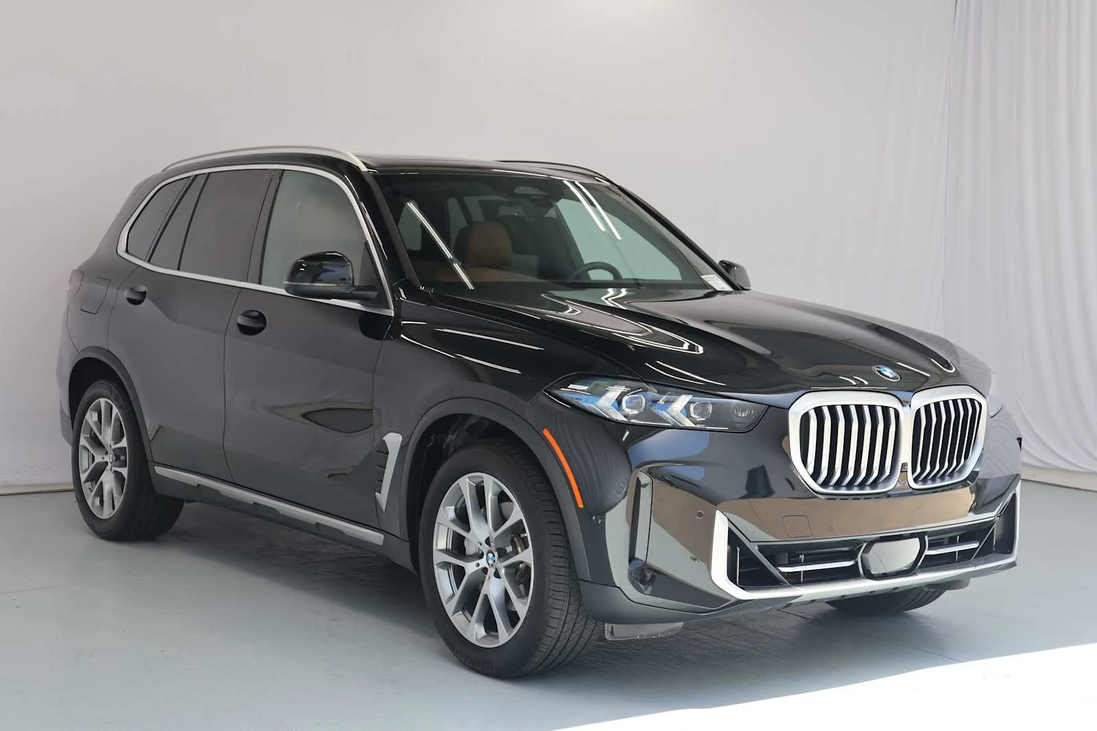 Certified Used 2026 Black Sapphire Metallic BMW xDrive40i image 4