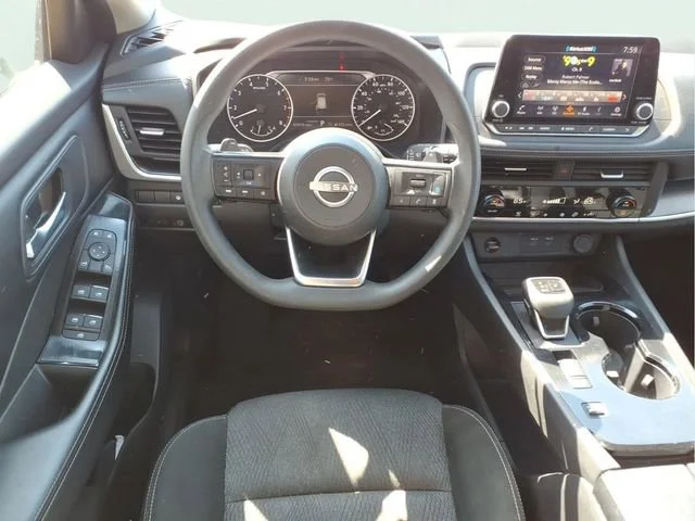 Used 2024  Nissan SV image 19