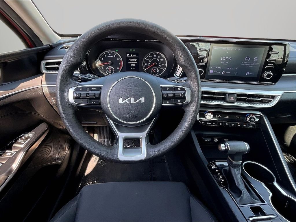 Used 2023 Red Kia LXS image 9