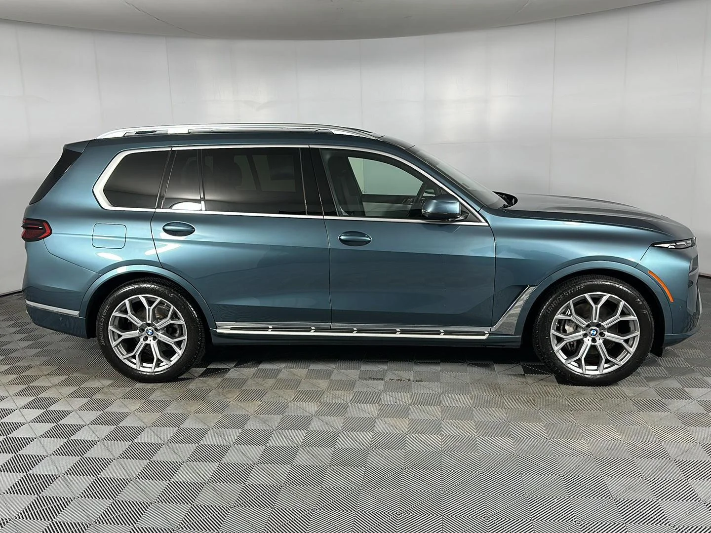 Used 2024 Blue Ridge Mountain Metallic BMW xDrive40i image 21