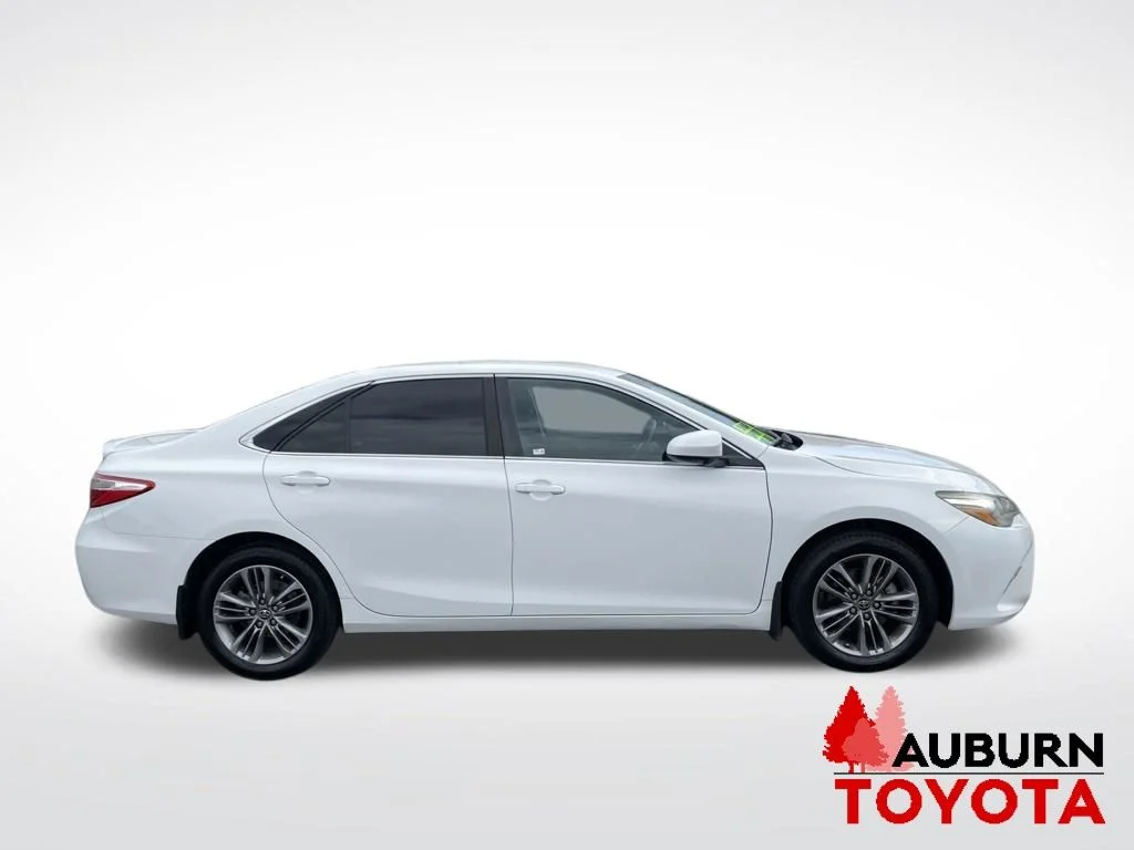 Used 2017 Ice Cap Toyota SE image 8