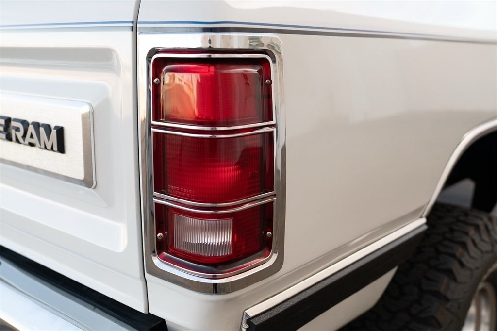Used 1988  Dodge 100 image 32