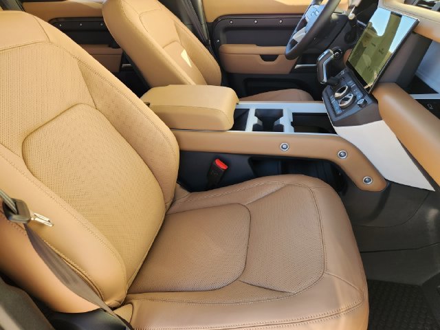 Used 2026  Land Rover S image 10