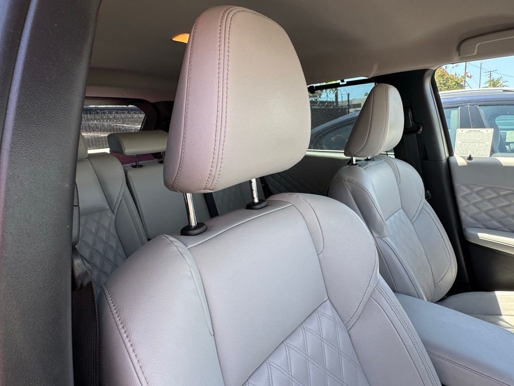 Used 2023 Silver Mitsubishi SEL image 18