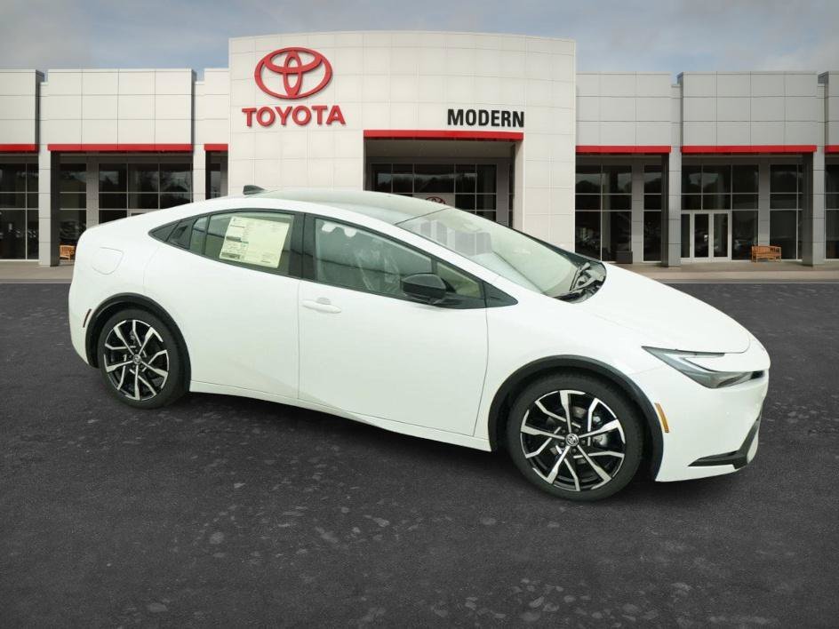 New 2026 Wind Chill Pearl Toyota XSE Premium image 8