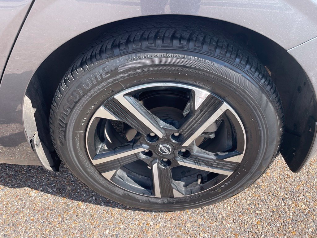 Used 2025 Gray Nissan SV image 17