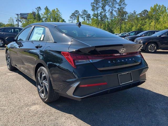 New 2025 Black Hyundai SEL Sport image 7