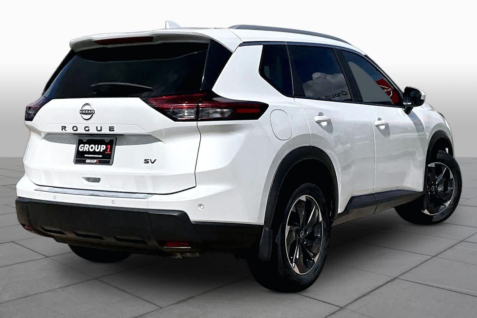 Certified Used 2024 Everest White Pearl Nissan SV image 12