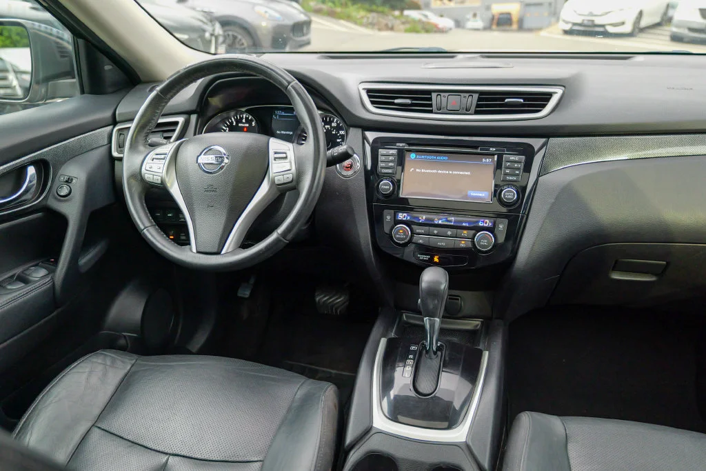 Used 2015 Midnight Jade Nissan SL image 39