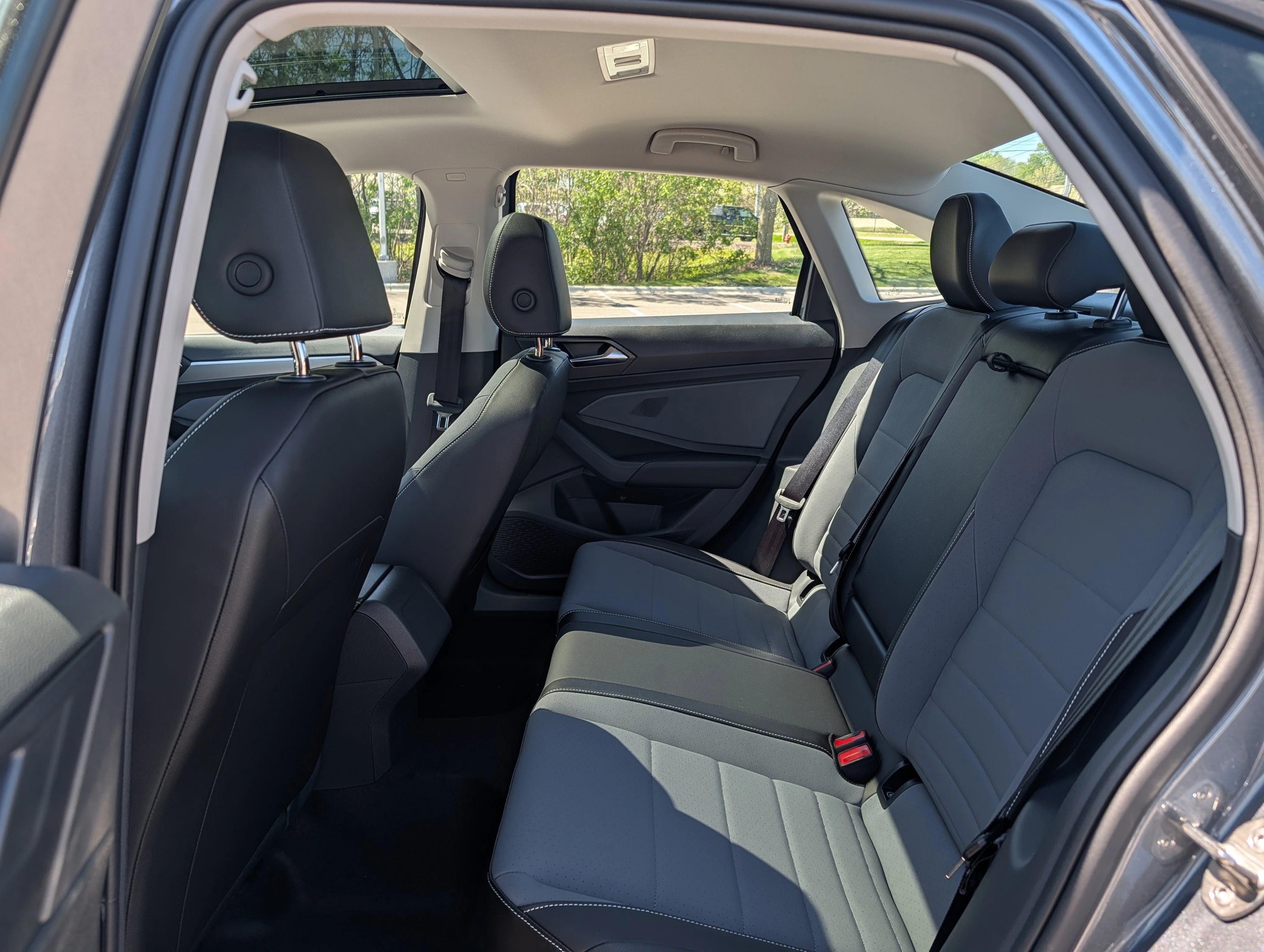 New 2026 Platinum Gray Metallic Volkswagen SE image 6