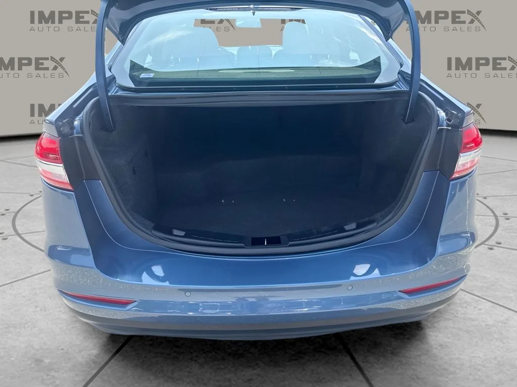 Used 2019 Blue Ford SE image 18