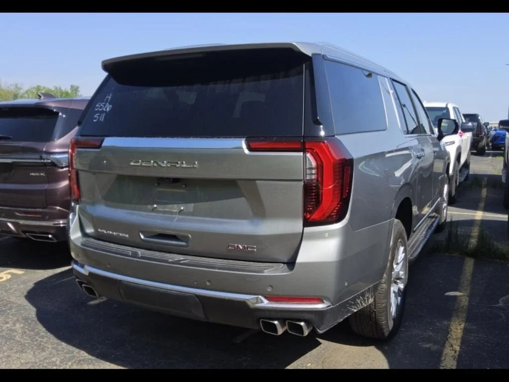Used 2025 Sterling Metallic GMC Denali image 5