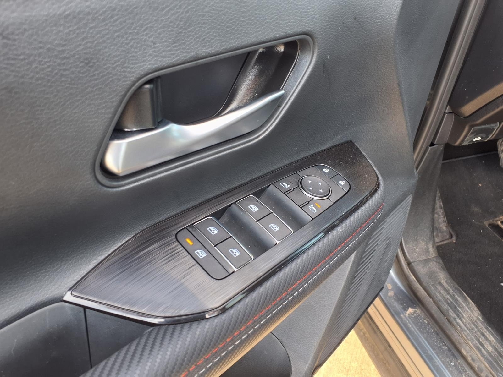 2026 Nissan Kicks photo 16 of 26
