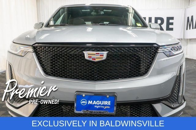 Used 2025  Cadillac Sport image 3