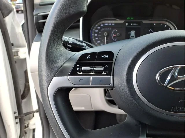 Used 2024 White Hyundai SEL image 18