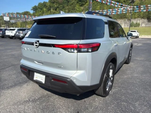 Used 2025 Silver Nissan SV image 3
