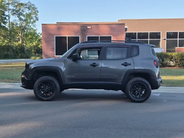 Used 2018 Gray Jeep Sport image 2