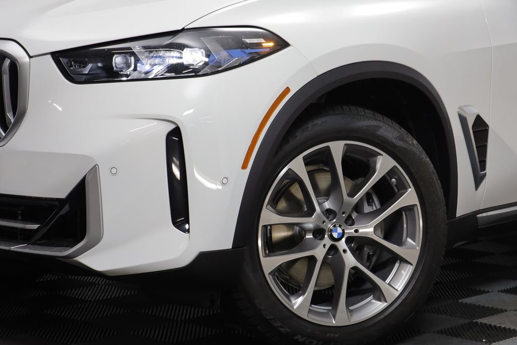 New 2026 Alpine White BMW xDrive40i image 4