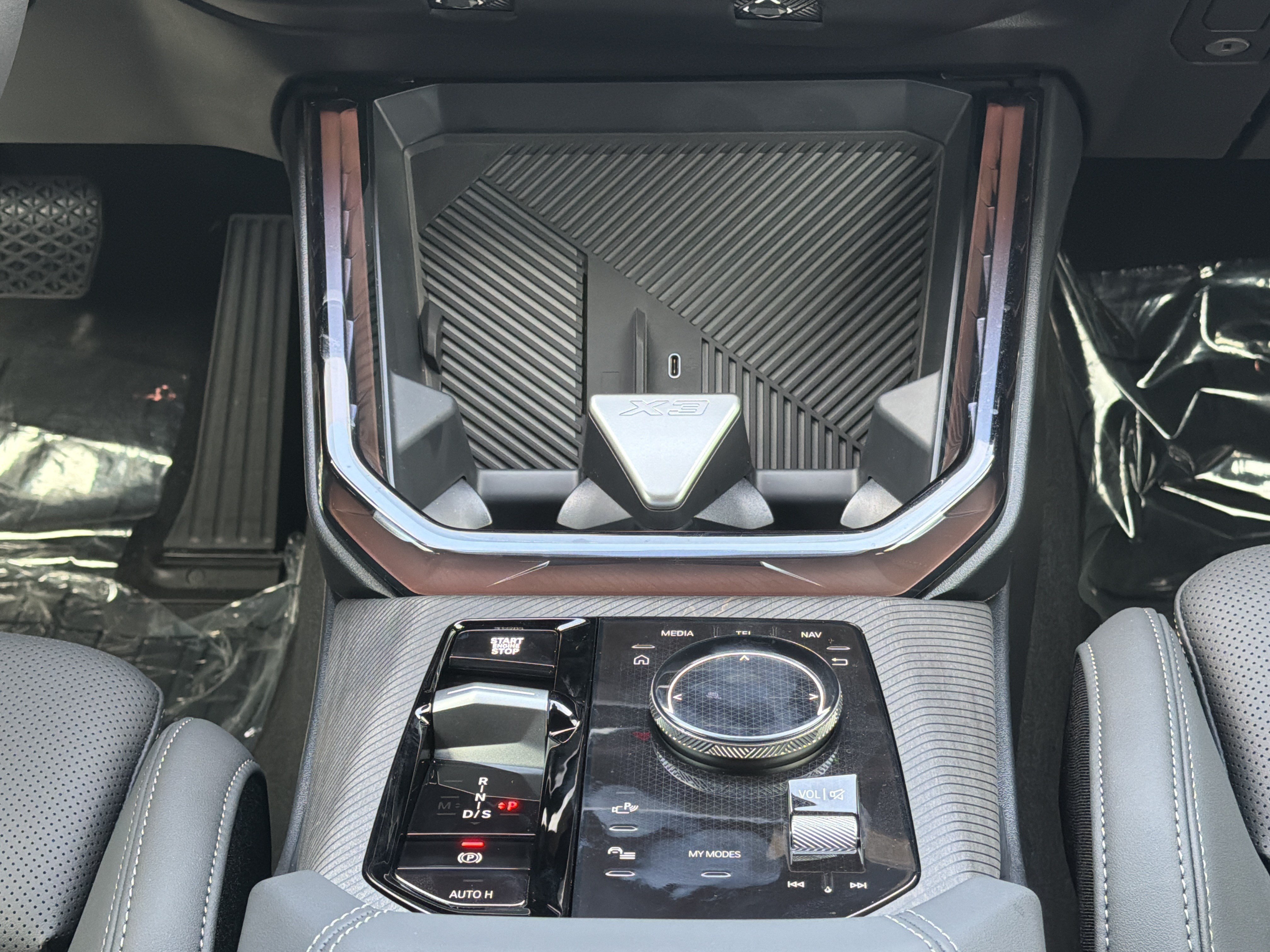 New 2026 Black Sapphire Metallic BMW 30 xDrive image 5